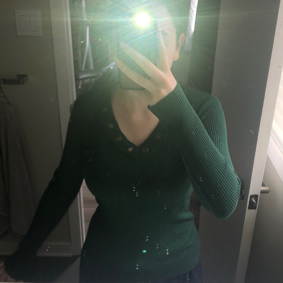 Green Sweater - Picture 3 of 3